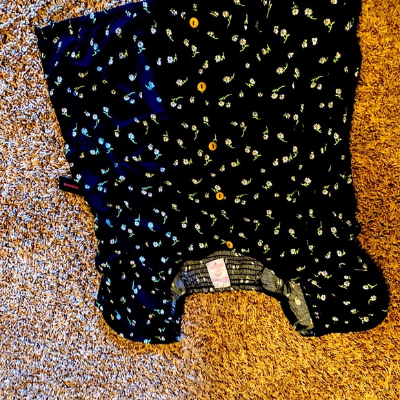 Women’s top - Picture 1 of 3